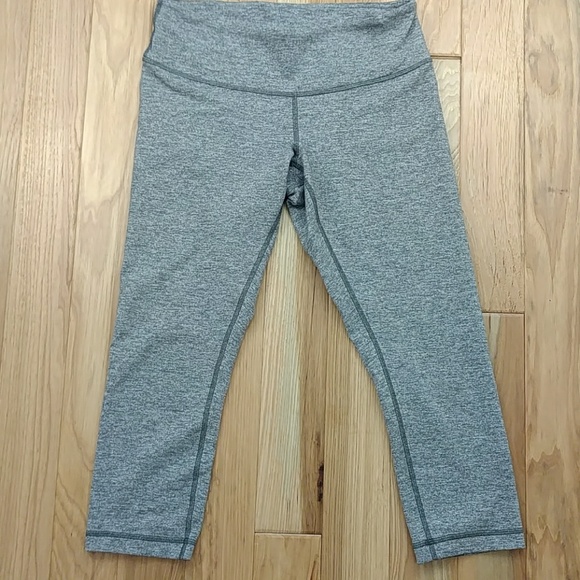 lululemon athletica Pants - Lululemon crop pants EUC 8